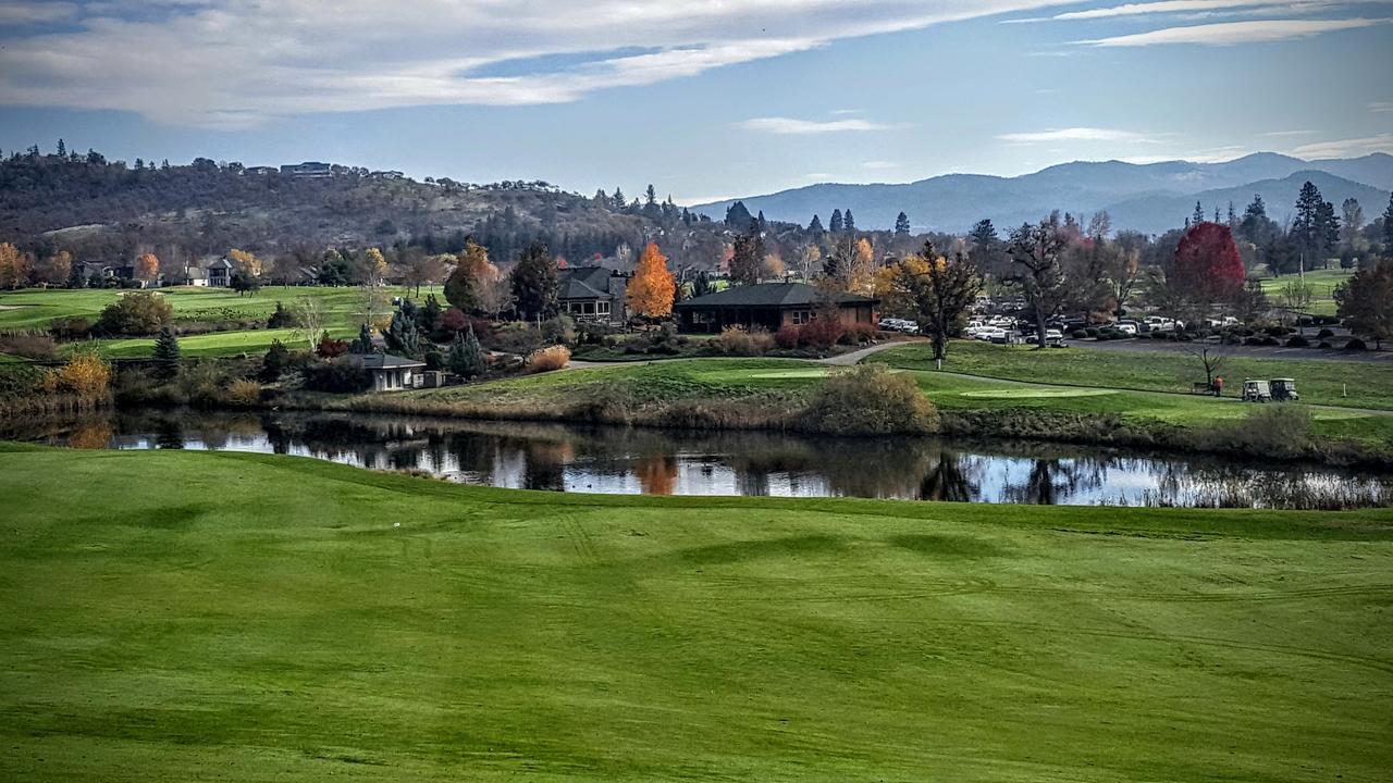 Resort At Eagle Point Golf Club Lodging Medford Eksteriør billede