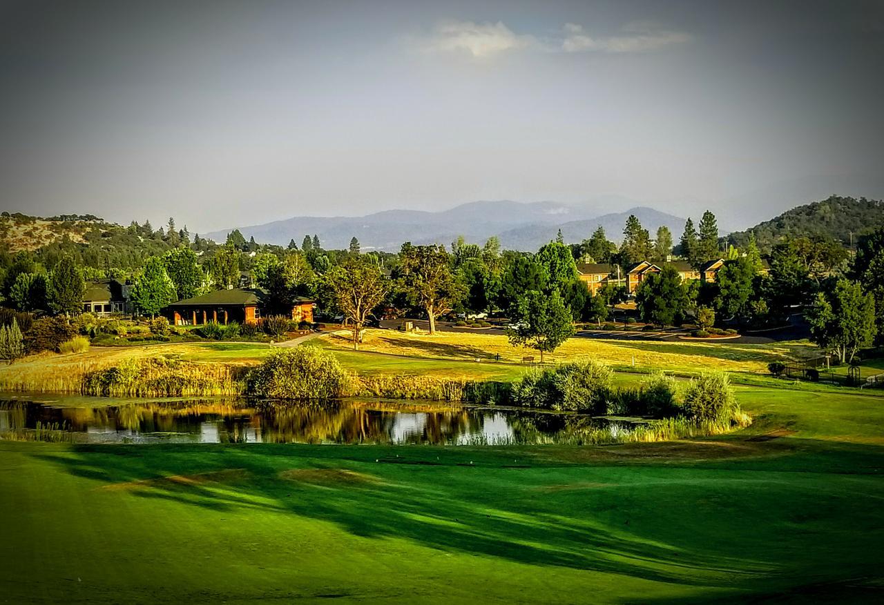 Resort At Eagle Point Golf Club Lodging Medford Eksteriør billede