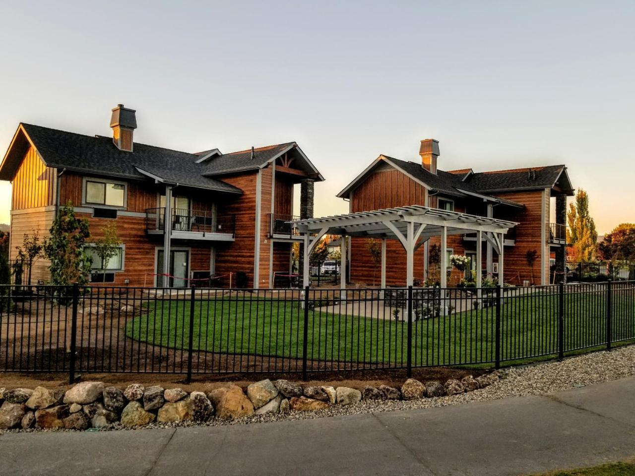 Resort At Eagle Point Golf Club Lodging Eksteriør billede