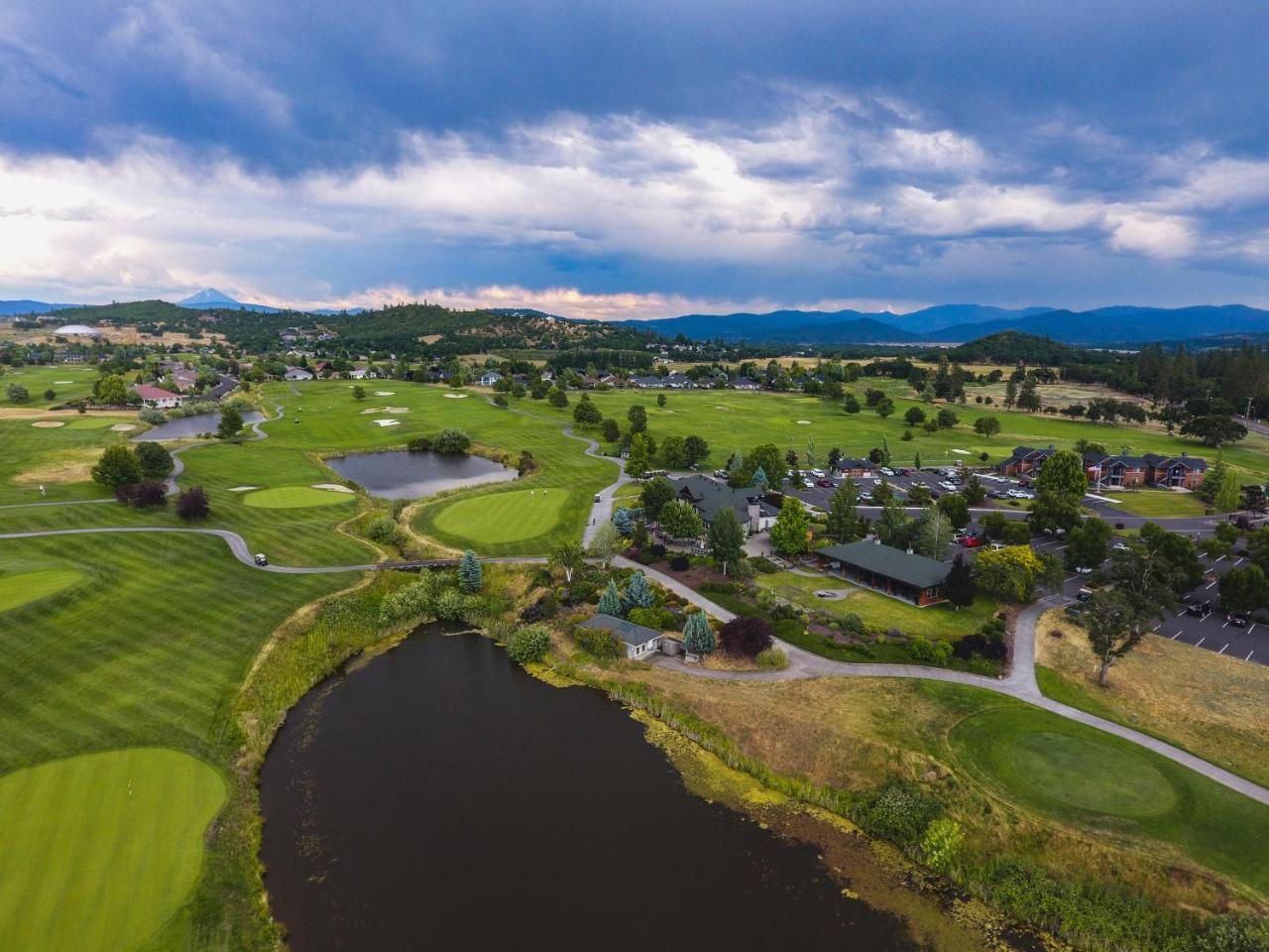 Resort At Eagle Point Golf Club Lodging Medford Eksteriør billede